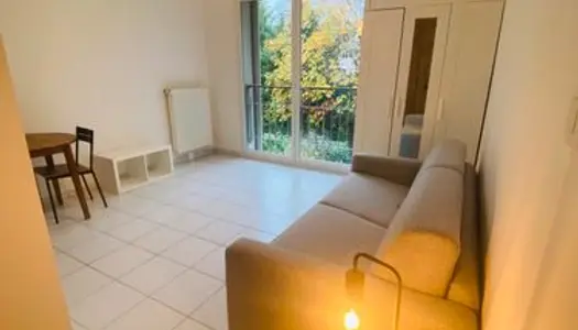 Studio T1 - La Verpillière - Residence de standing - 2 min de la gare 