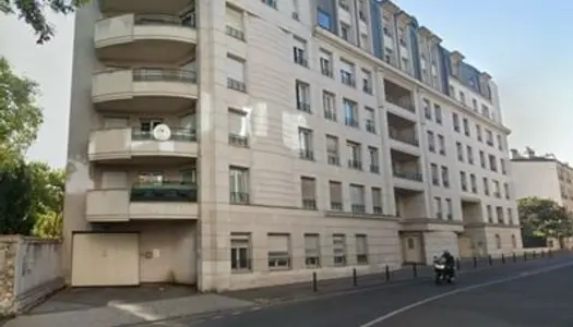 Vends place de parking 14m² - métro Kremlin Bicêtre (94)