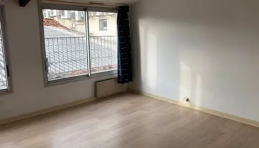 Bureaux 92m2 refait à neuf avec ascenseur et terrasse Pierrelatte