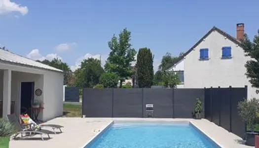 Grande maison de maçon avec piscine 