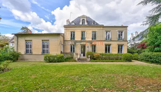 Maison 10 pièces 362 m² 