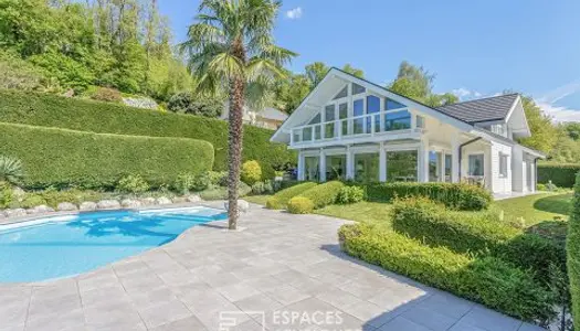 Maison contemporaine avec piscine dans la vallée du Coisin