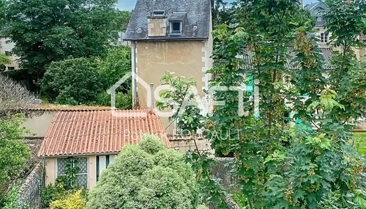 Quartier Montierneuf Maison de Ville + jardinet 