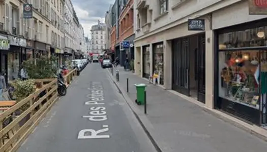 Boutique à louer de 50m2 - rue des Petites Ecuries Paris 10 