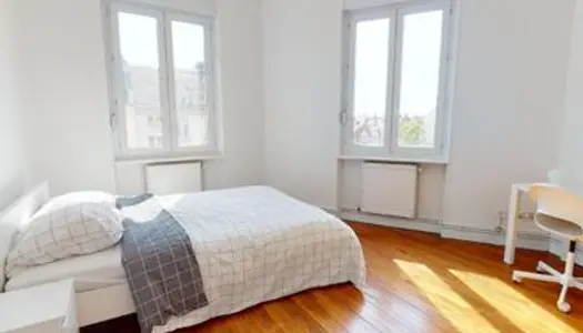 Chambre 5 pièces 103 m²