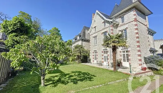 Maison 9 pièces 259 m² 