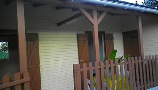Maison en bois, style créole avec 2 chambres 