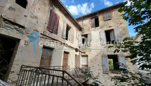 07 -.VALS LES BAINS - INVESTISSEURS IMMEUBLE 240 m2 A RENOVER