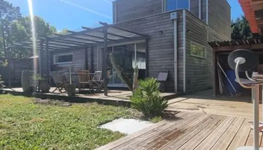 Maison T4 de 104 m² environ avec jardin et spa