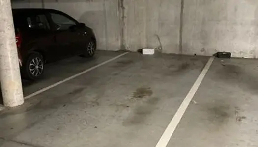Place de parking sécurisé 