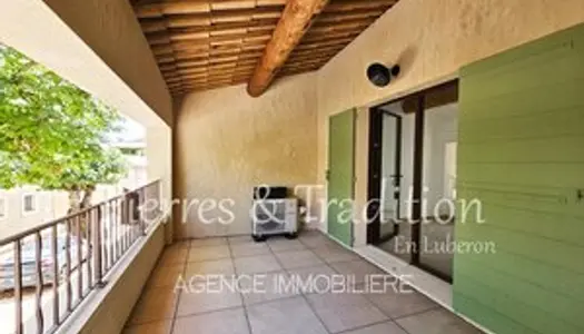 Jolie maison de village de 54 m² avec 1 chambre et terrasse à louer à Saint Saturnin lès Apt 