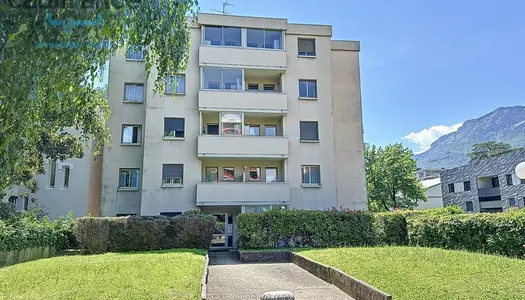 Dpt Isère (38), à vendre GRENOBLE proche Lycée des Eaux Claires, 4 pièces sans travaux avec 