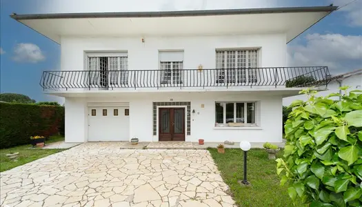 Maison traditionnelle 6 pièces 174 m² 