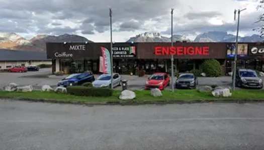 Local commercial 360 m² emplacement n°1 