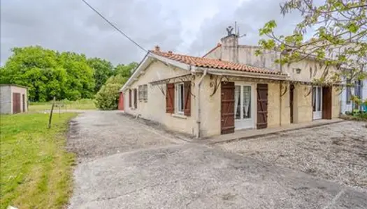 Maison en pierre de 5 pièces principales 