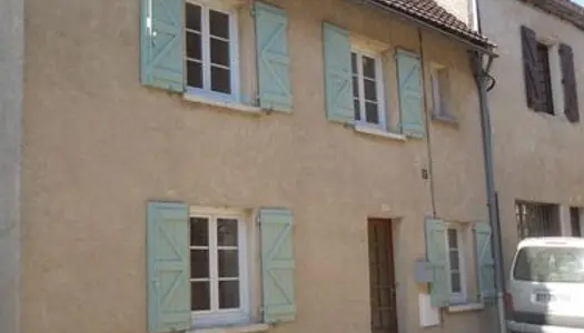 Maison T3 dans village Montfaucon 