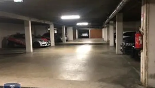 Parking - Garage Location Châteauroux   54€