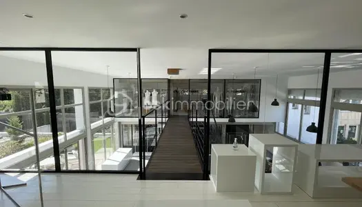 Loft 3 pièces 250 m² 