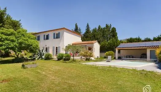 Belle bastide 5 chambres sur terrain de 980 m2 avec piscine 