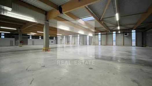 Location Local commercial 3401 m² à Lyon 7 42 240 € CC /mois