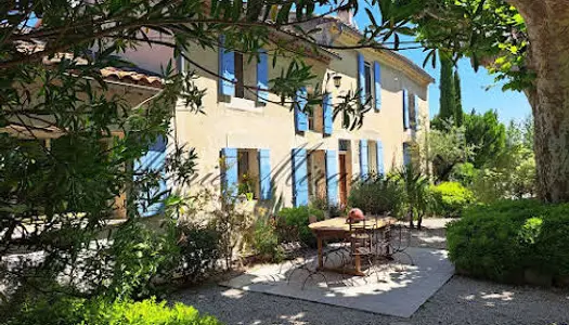 Mas provençal 9 pièces 250 m² 