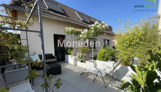 Charmante maison moderne avec Terrasse et jardin paysager 