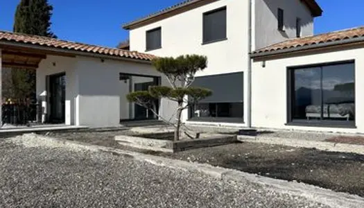 Villa 4 pièces 130 m²