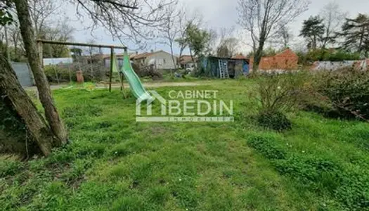 Terrain Vente La Lande-de-Fronsac  700m² 81000€