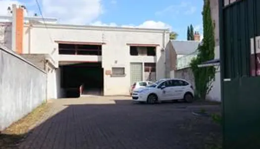 Parking - Garage Location Tours   95€