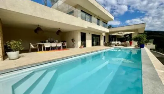 Villa 6 pièces 183 m² 