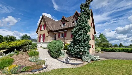 Perrigny-sur-l'Ognon (21), maison de 168 m² sur 23 ares avec piscine ! 
