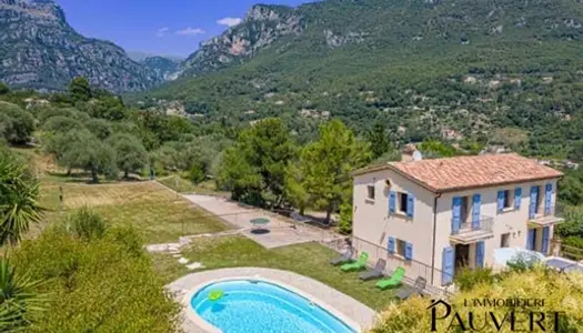 A Vendre Rare Magnifique Bastide de 225M2 avec T2 indépendant de 45 M2. 