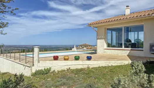 VILLA AVEC PISCINE ET UNE VUE PANORAMIQUE