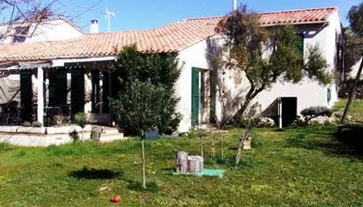 Maison calme à louer SAUSSET LES PINS