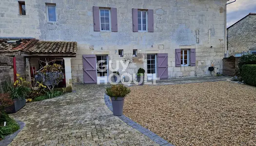 Maison Saint Romain La Virvee 6 pièce(s) 165 m2 