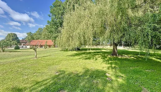 Ancien corps de ferme entièrement rénové de 6 pièces. 