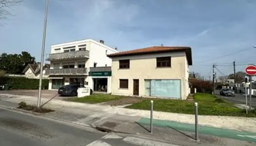 Local commercial / Bureaux 50 m2 - 3 pièces - parking et jardin - Quartier Sardine/Chiquet