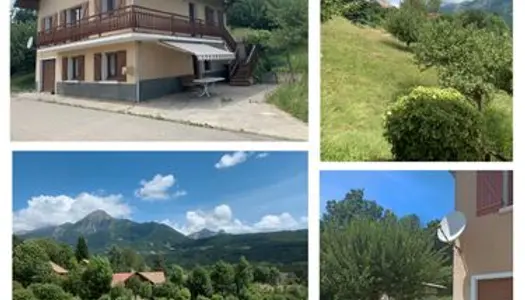 Maison en bordure du village de Chabottes 