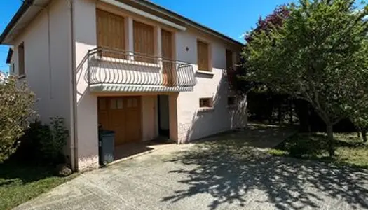 Charmante maison individuelle 4 pièces sur un terrain de 613 m2