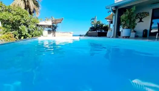 Villa Standing de 226 m² - 75 m d'altitude + piscine et vue sur mer