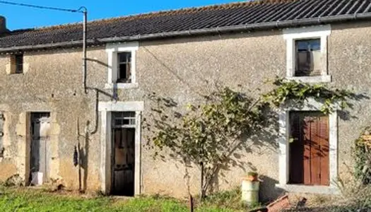 Maison d'habitation à rénover avec bâtiments et dépendances agricoles 