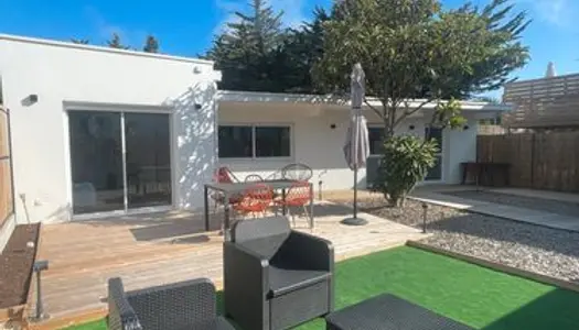 Maison chaleureuse individuelle à 150m de la plage et au pied de la forêt domaniale 