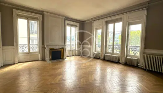 Appartement 7 pièces 225 m² 