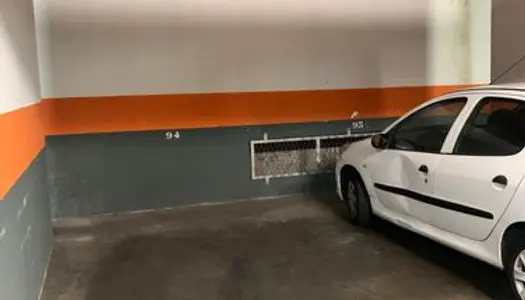 Parking intérieur sous-terrain 