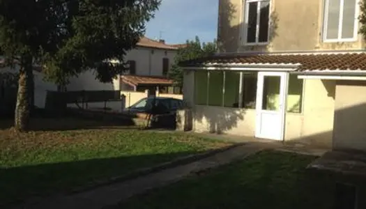 Maison 2ch avec garage et jardin 