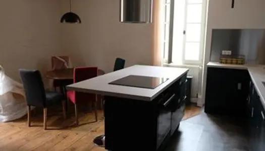 Location meublée appartement 2 pièces 60 m² Saint-Émilion (33330) 850