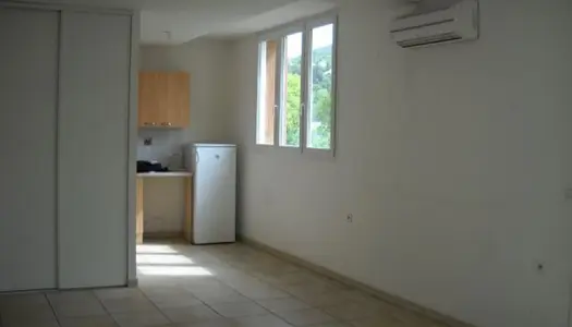 Appartement en résidence 3 pièces 77 m² 