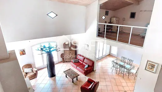 Maison 205 m² - 5 chambres + studio + piscine + garage + terrain 2300 m² 
