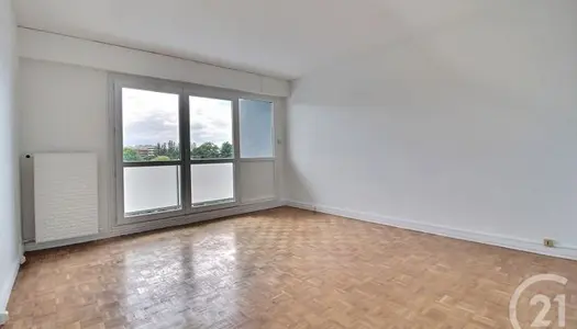 Studio 1 pièce 29 m² 