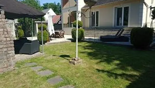 Maison 7 pièces sur 1020 m2 de terrain 